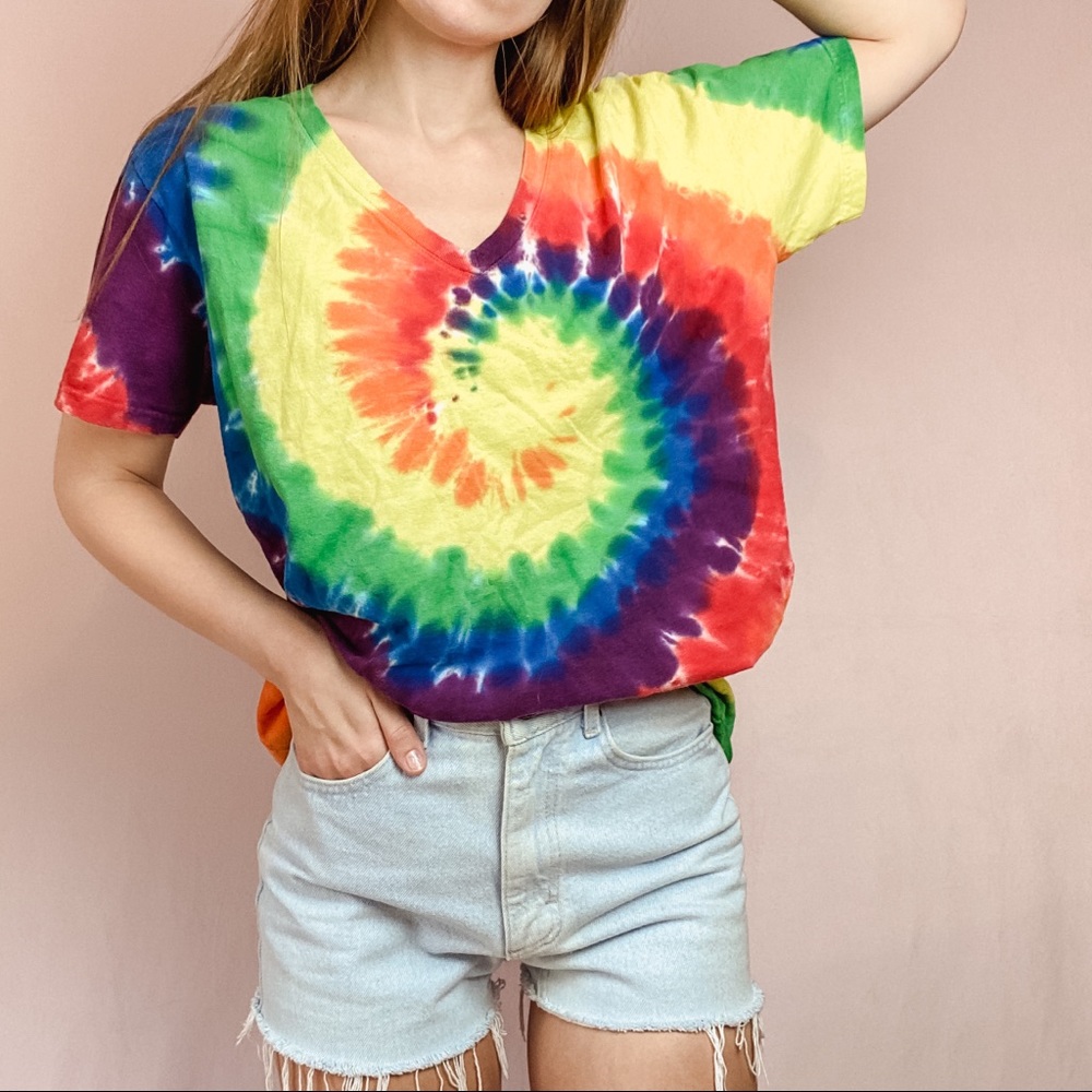KOLOA Surf Company Tie Dye Short Sleeve V-Neck Tee